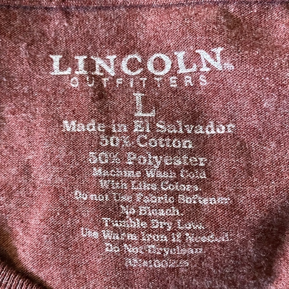 Lincoln Outfitters Maroon Size Large Tee, Unisex - Picture 4 of 4
